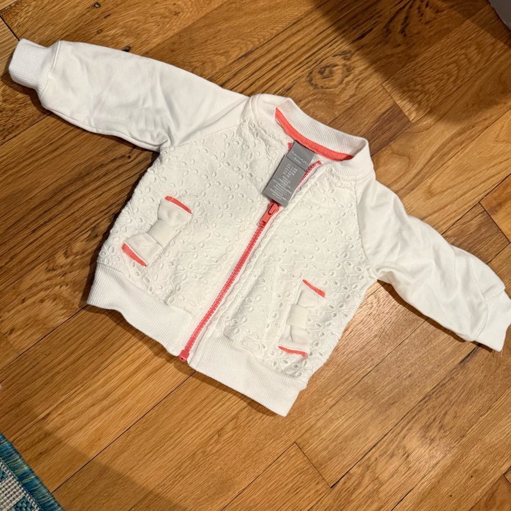White and pink tahari sweatshirt